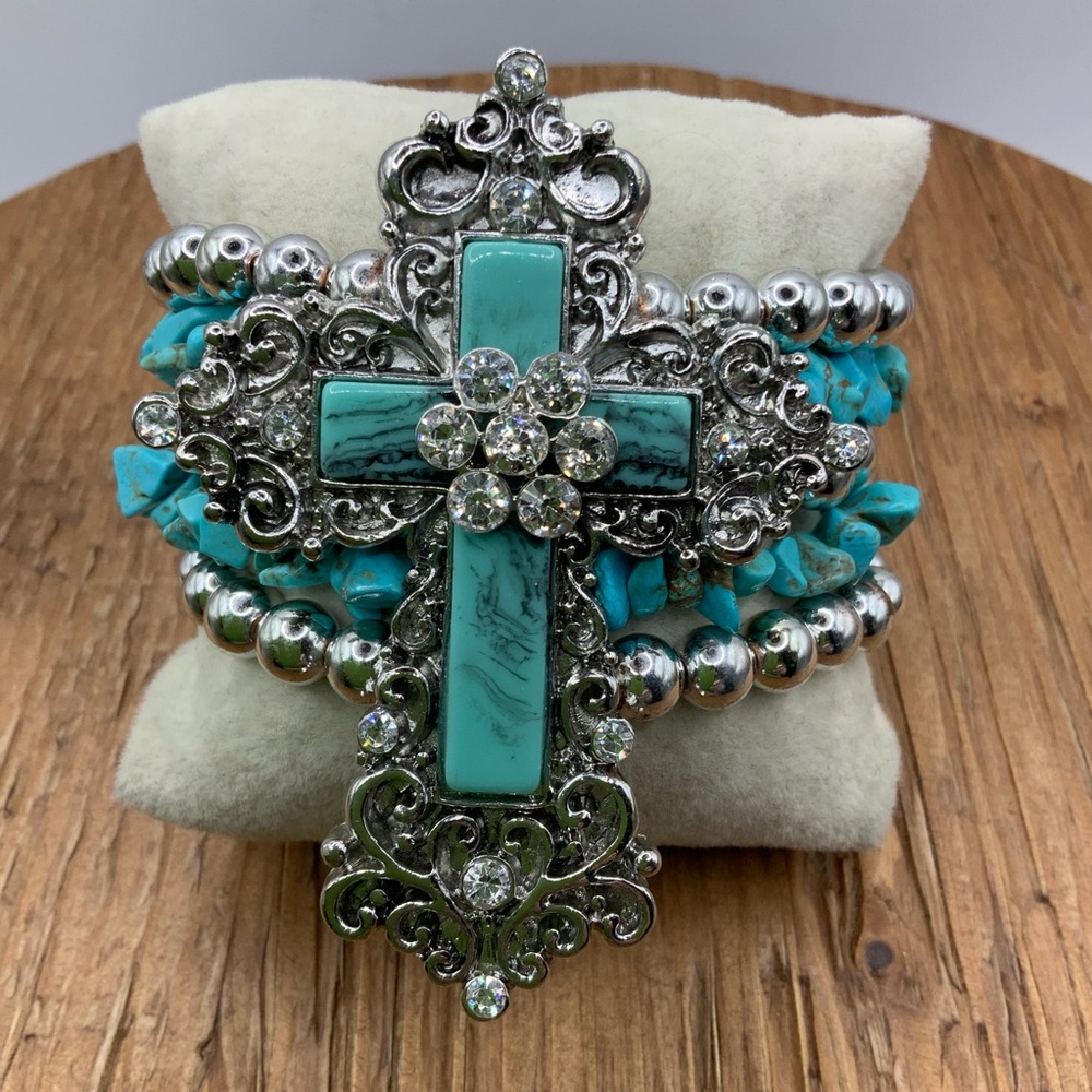 Westen Boho Faux Turquoise and Silver Tone Cross Pendant Stretch Bracelet